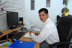 W�a�ciciel produkcji parkiet�w ko�o Gorlic